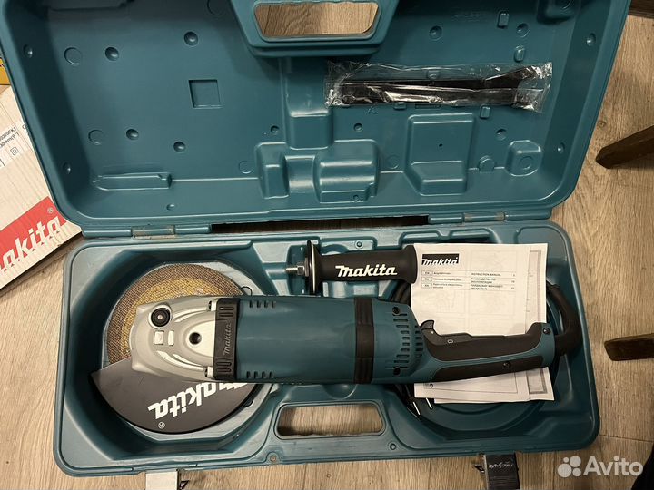 Углошлифовальная машина Makita GA9030SFK1