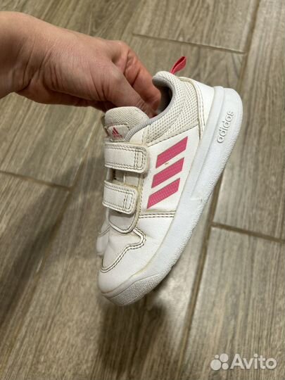 Кроссовки adidas