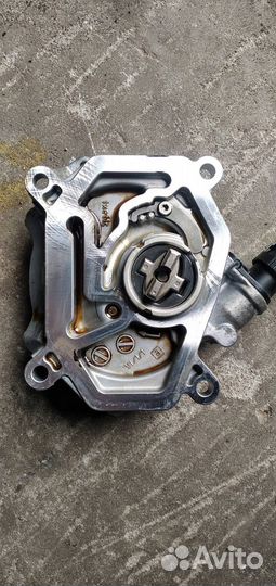 Насос вакуумный Mercedes-Benz GLC-Класс X253/C253