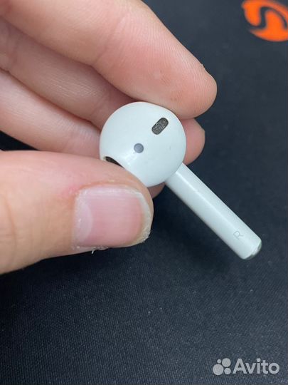 Наушник AirPods правый
