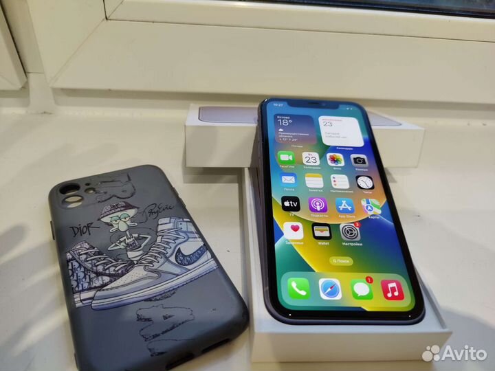 Телефон iPhone 11 64gb