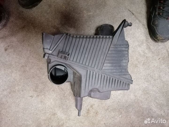 Корпус воздушного фильтра Рено 8200369755