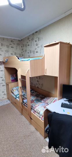 Двухъярусная кровать
