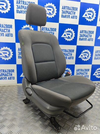 Сиденье переднее правое Mazda Mazda 3 BK 1.6 Z6