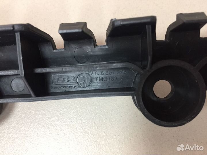 Кронштейн заднего бампера лев skoda Fabia 07