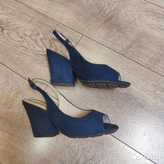 Босоножки женские 35 размер