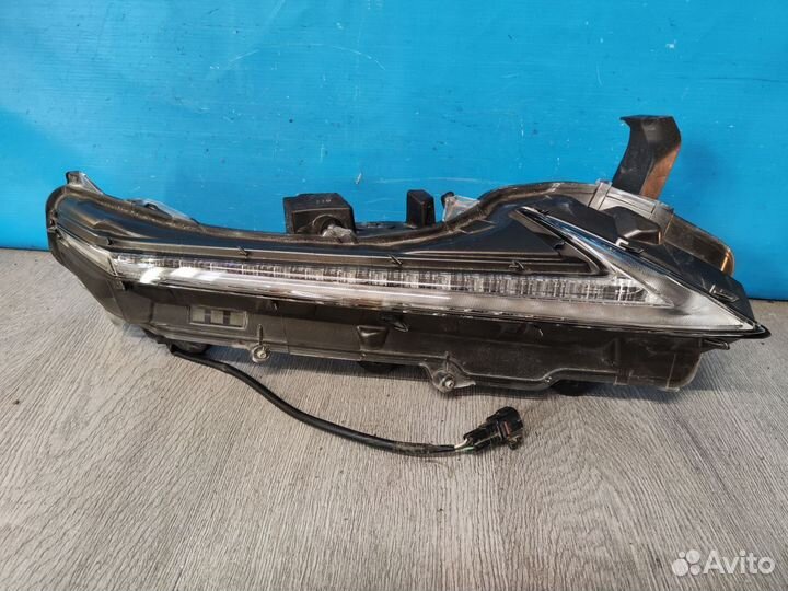 Ходовой огонь правый Lexus NX 1 2014