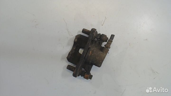 Суппорт Mitsubishi Outlander, 2005