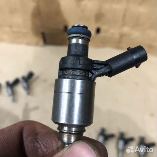 Форсунка топливная VAG. Оригинал BZB