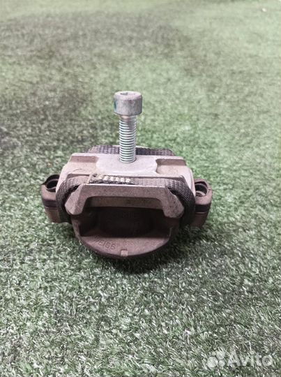 Опора кпп задняя Audi Audi A8 4E 2002-2007