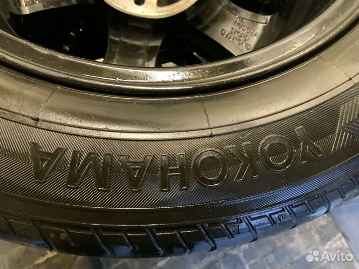 Yokohama BluEarth E70 215/60 R16