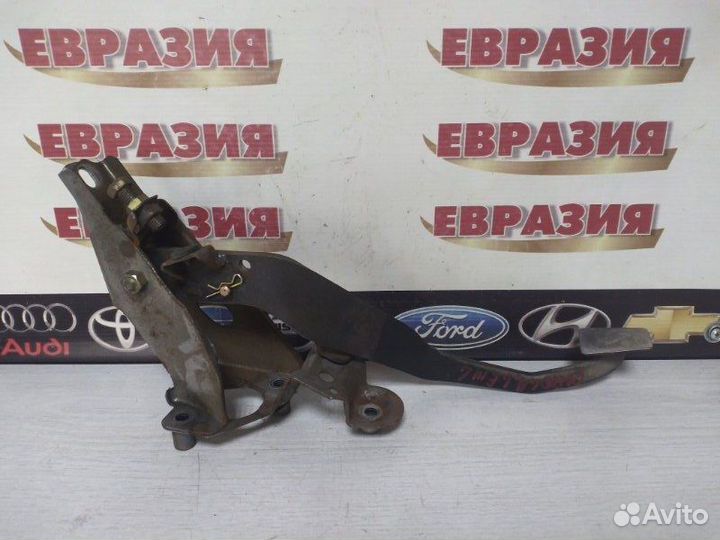 Педаль сцепления Toyota Corolla EE111 4E-FE 1997