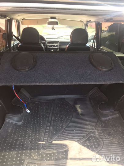 Акустическая полка с калонками на длинную Ниву