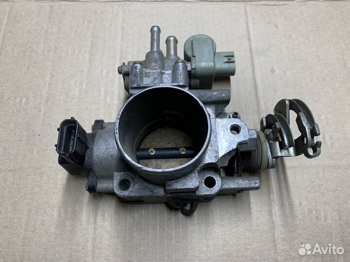 Дроссельная заслонка Toyota Carina E