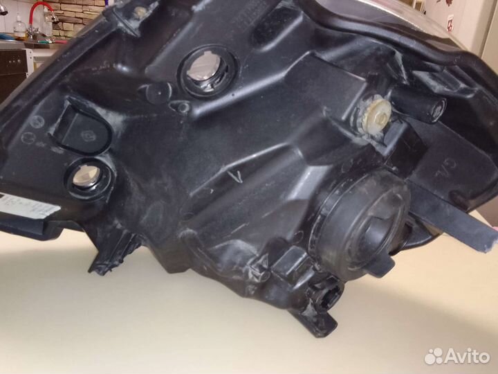 Фара левая с отражателем на renault Kangoo 2