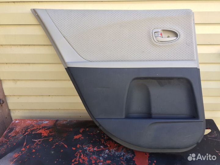 Запчасти на двери левая сторона, Тойота Витц,Ярис