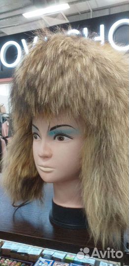 Шапка из меха енота