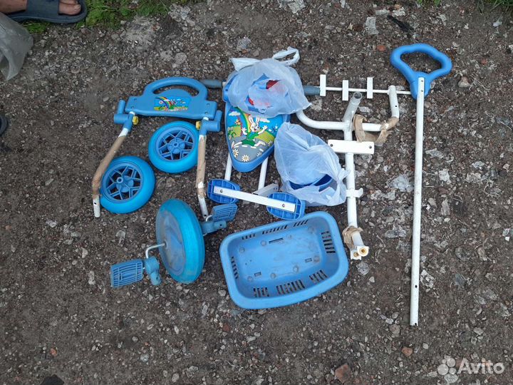 Детский велосипед с ручкой новый