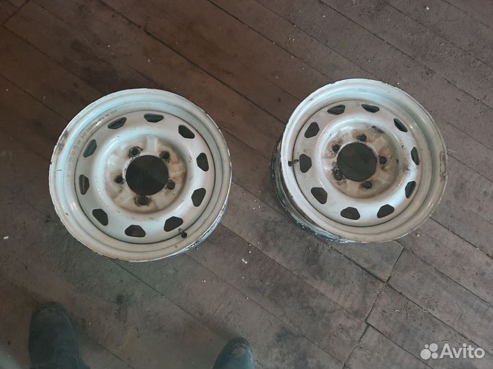 Штампованный диск r 16 УАЗ