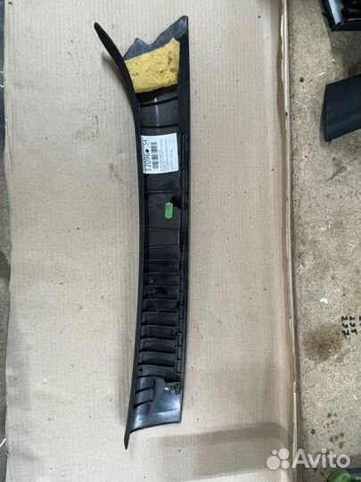 Обшивка стойки передняя левая Mercedes-Benz