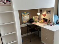 Письменный стол и шкаф в детскую икея