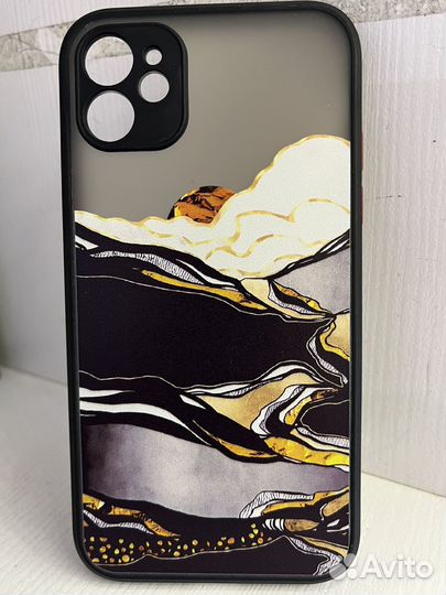 Чехлы на iPhone 11
