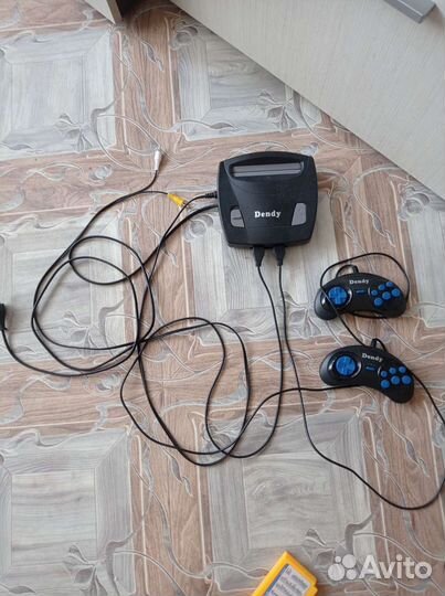 Игровая приставка dendy
