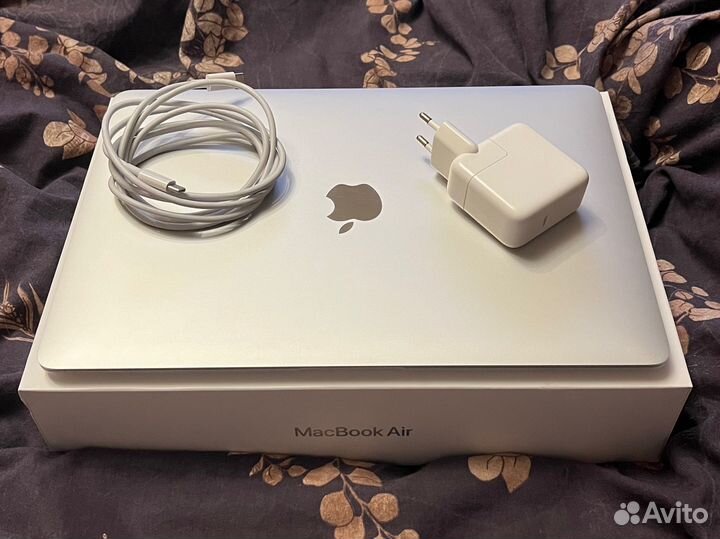 Ноутбук Macbook air 13 2020 m1 256 гб