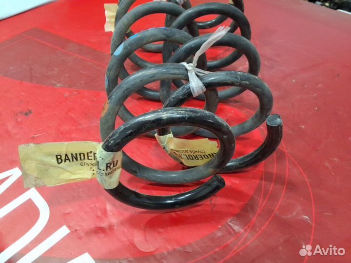 Пружина задняя Nissan Fuga GY50