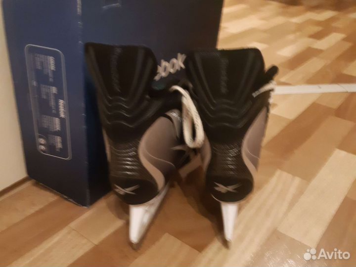 Хоккейные коньки Reebok. размер 44