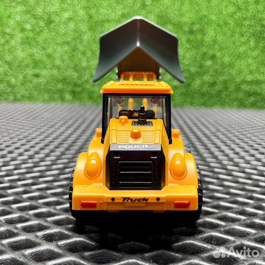 Инерционная машинка 