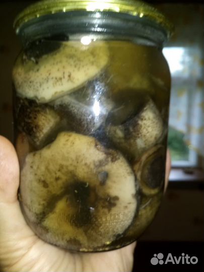 Грибы маринованные