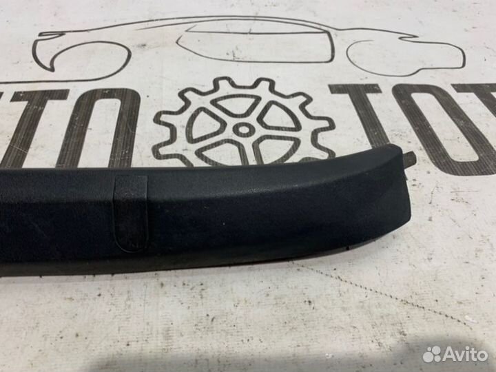 Накладка двери багажника Volkswagen Touareg 7L7