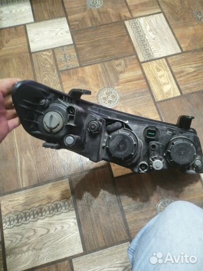 Продам переднюю левую фару KIA cerato