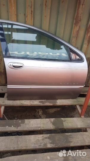 Дверь передняя правая Chrysler 300M