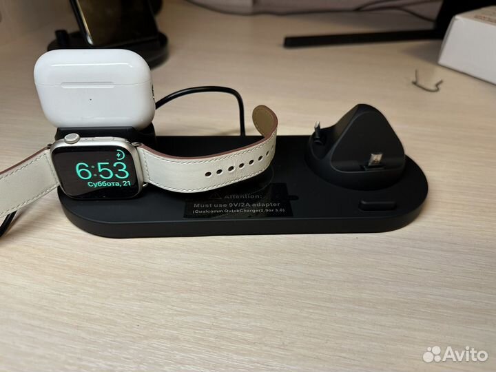 Беспроводная зарядка док станция 4 в 1