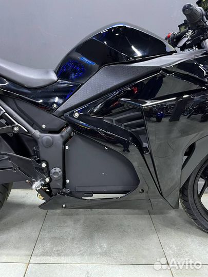Электромотоцикл Kawasaki Ninja 300
