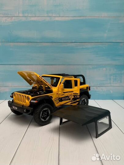 Jeep Wrangler Rubicon модель авто/игрушка 1:24