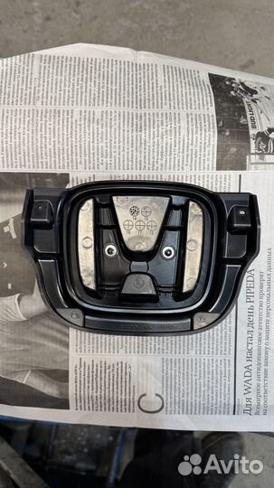 Эмблема решетки Honda Jade