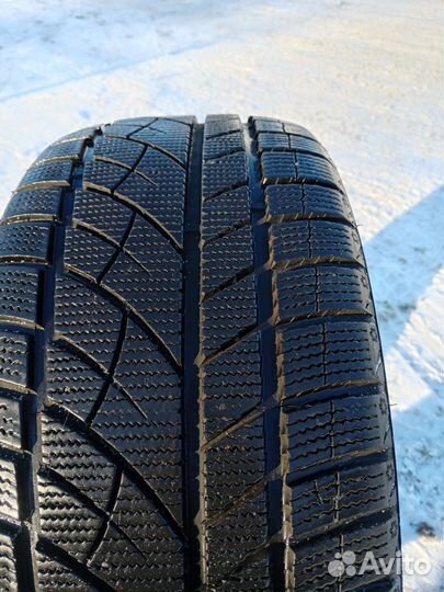 RoadX RX Frost WU01 245/40 R19 98H