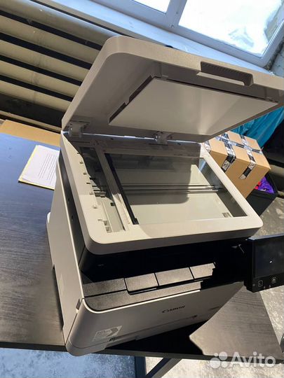 Canon i-sensys MF641Cw