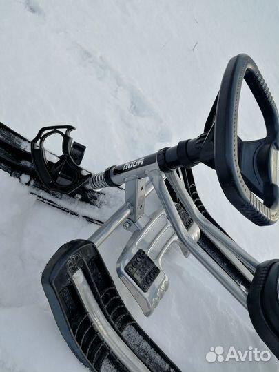 Детский снегокат со спинкой