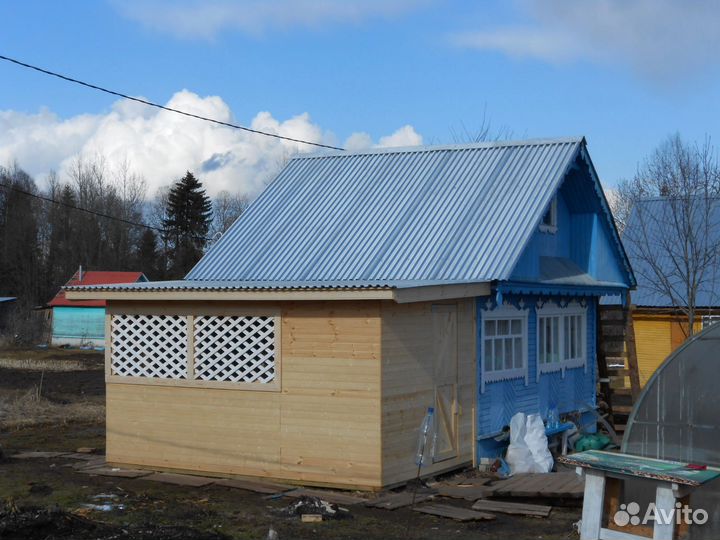 Бригада плотников строителей