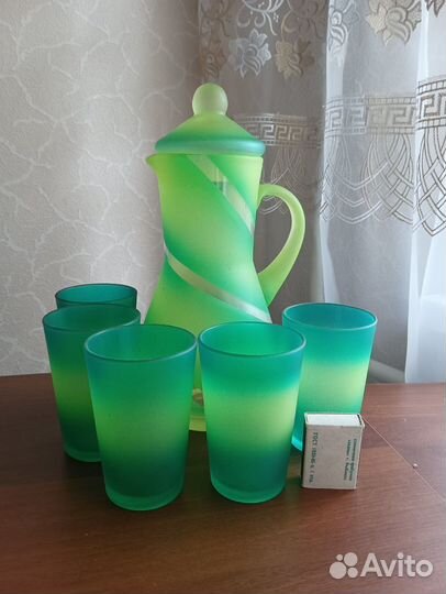 Графин кувшин со стаканами