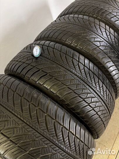Goodyear UltraGrip 8 245/45 R18 100V