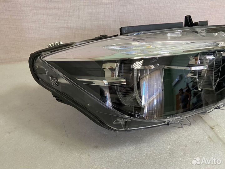 Правая передняя фара BMW F30 F31 LED Black рест