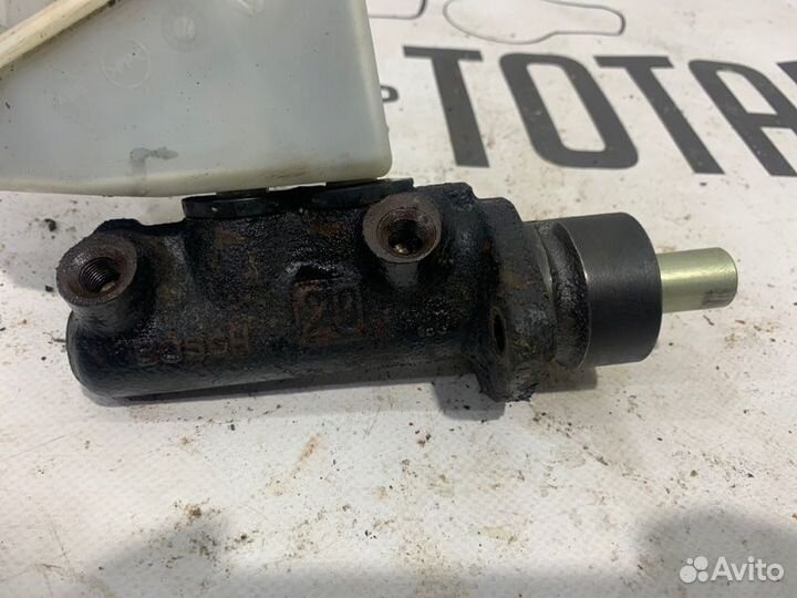 Главный тормозной цилиндр Renault Symbol K7JA700