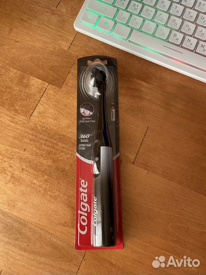 Электрическая зубная щетка