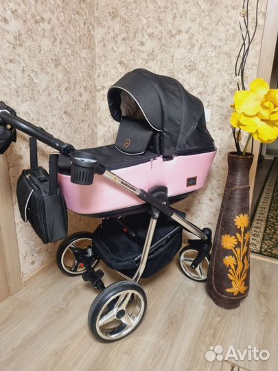 Супер легкая Adamex Barcelona 2в1 +автолюлька