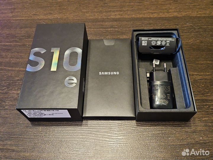 Samsung Galaxy S10e, 6/128 ГБ